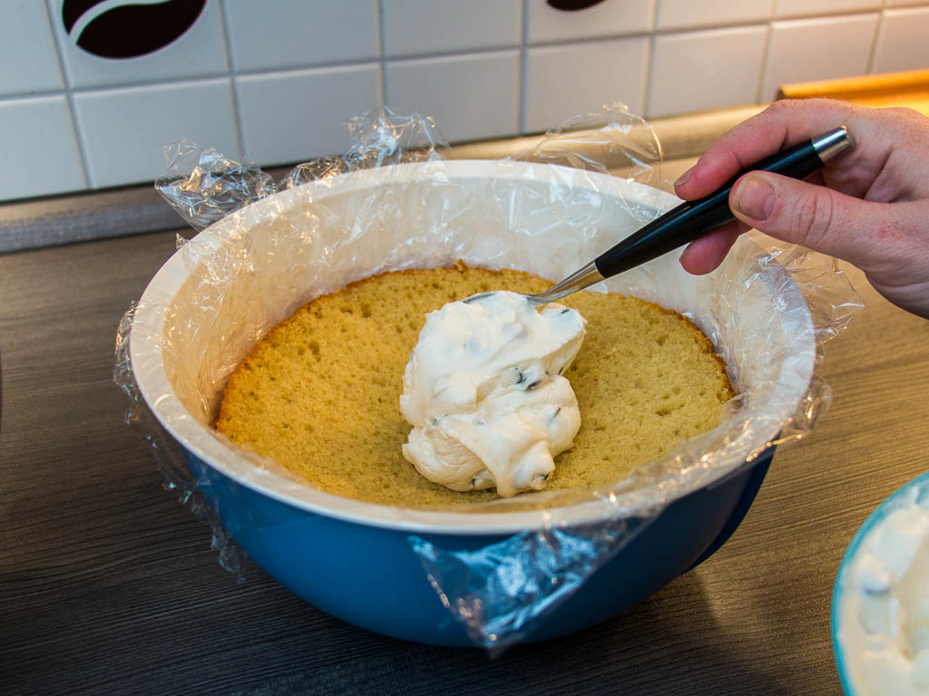 Rezept und Anleitung für eine FC Barcelona Fußballtorte ...